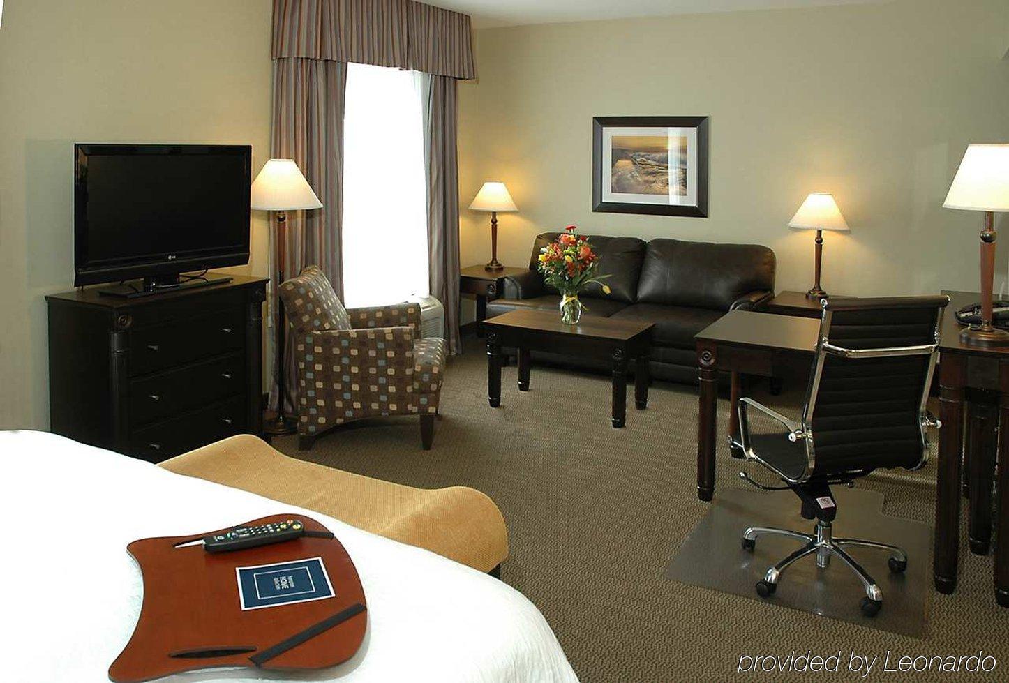 Hampton Inn & Suites By Hilton Moncton Room photo